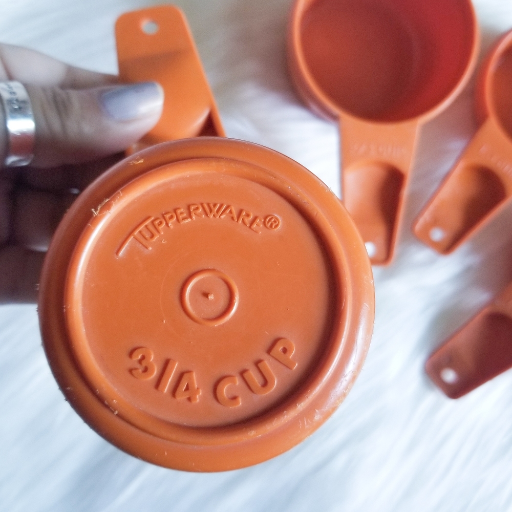 Tupperware Measuring Cups - Picture 3 of 4